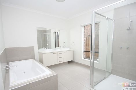 Property photo of 3 Pollen Place Narre Warren VIC 3805