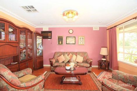 Property photo of 28 Harmon Avenue St Albans VIC 3021
