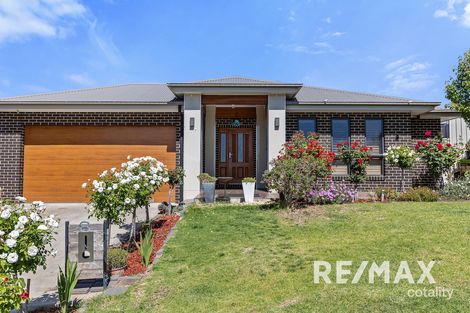 8 Eureka St, Estella, NSW 2650