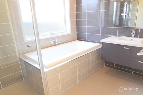 Property photo of 13 Milton Circuit Oran Park NSW 2570