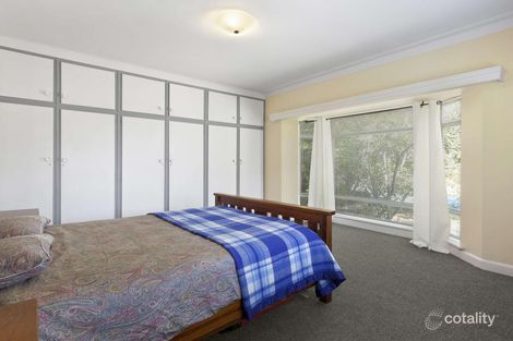 Property photo of 34 Aisbett Avenue Camberwell VIC 3124