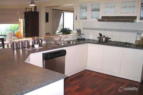 Property photo of 11 Pembury Court Narre Warren South VIC 3805