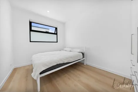 Property photo of 47 Hollywood Drive Roxburgh Park VIC 3064