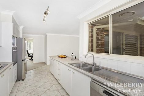 Property photo of 4 Snow Gum Close Hamlyn Terrace NSW 2259