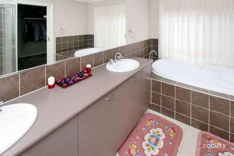 Property photo of 59 Hillcrest Drive Hillside VIC 3037