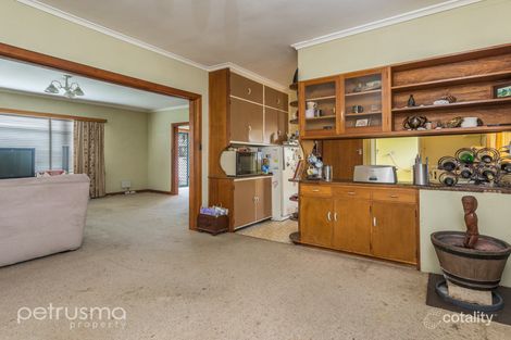 Property photo of 14 Oliver Avenue Lindisfarne TAS 7015