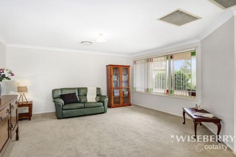Property photo of 4 Snow Gum Close Hamlyn Terrace NSW 2259