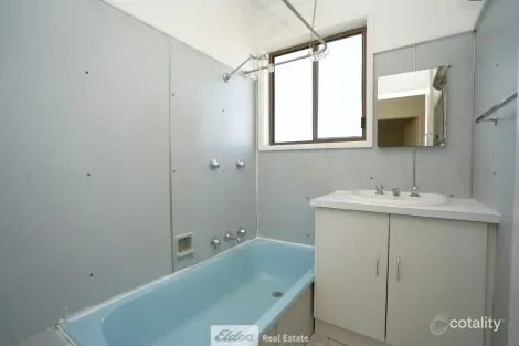 Property photo of 27 Dredge Street Yenda NSW 2681