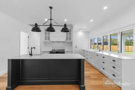 Property photo of 11 Bottlebrush Court Pie Creek QLD 4570