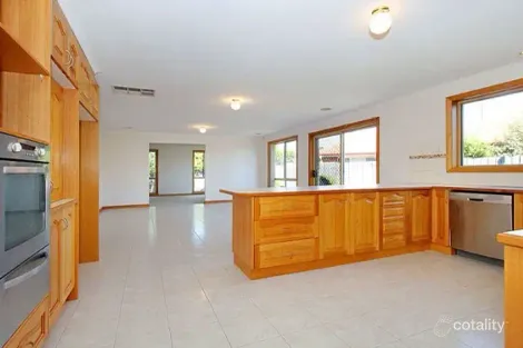 Property photo of 2 Ellendale Way South Morang VIC 3752