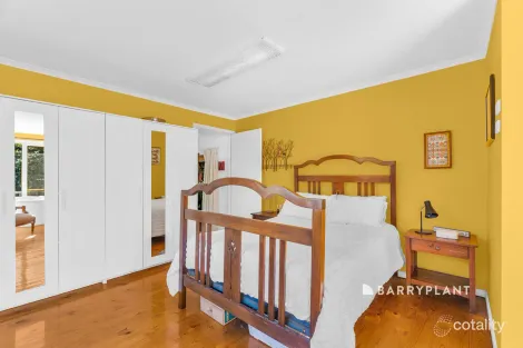 Property photo of 5 Carluke Close Berwick VIC 3806
