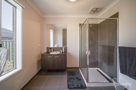 Property photo of 33 Cloverfields Crescent Epsom VIC 3551