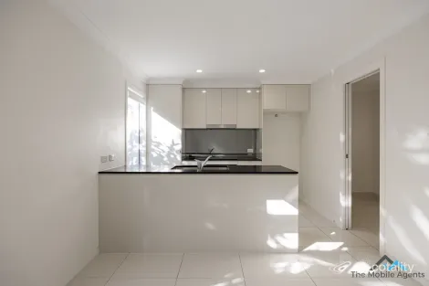 Property photo of 6/13 Angela Way Pimpama QLD 4209