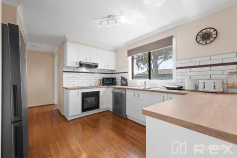 Property photo of 19 Calais Circuit Cranbourne West VIC 3977