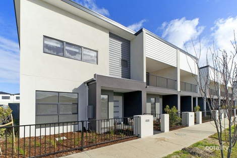 18 St Martin Way, Pakenham, VIC 3810