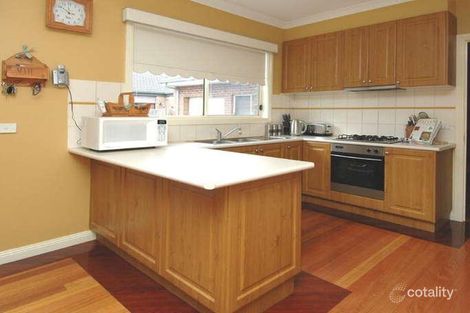 Property photo of 18 Carlton Court Taylors Hill VIC 3037