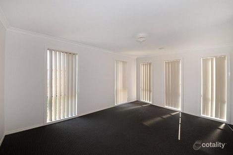 Property photo of 21 Springwater Drive Drouin VIC 3818