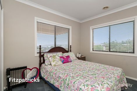 Property photo of 8 Waverley Place Bourkelands NSW 2650