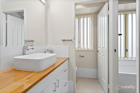 Property photo of 33 Hillside Drive Albion Park NSW 2527