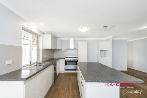 Property photo of 33 Sunray Circle Ellenbrook WA 6069