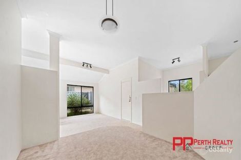 Property photo of 13 Old Lake Grove Wilson WA 6107