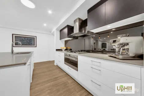 Property photo of 10 Adriatic Circuit Clyde VIC 3978