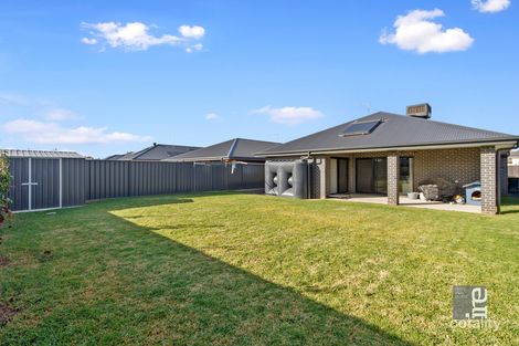Property photo of 27 Sarakos Circuit Wangaratta VIC 3677