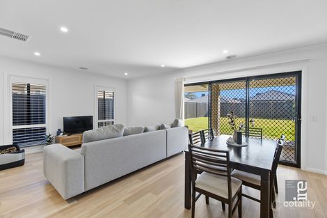 Property photo of 27 Sarakos Circuit Wangaratta VIC 3677