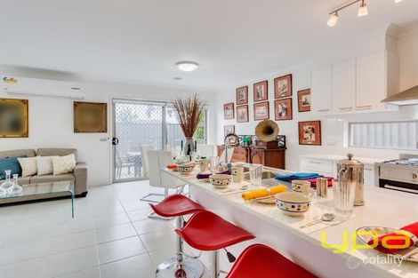 Property photo of 17 Viewmont Avenue Craigieburn VIC 3064