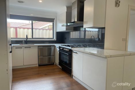 Property photo of 38 Kellaway Crescent Mill Park VIC 3082