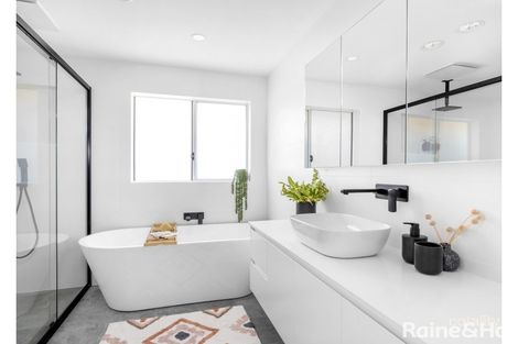 Property photo of 2 Woolstencraft Street Shoalhaven Heads NSW 2535