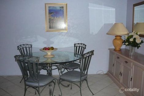 Property photo of 9/32 Cronin Avenue Main Beach QLD 4217