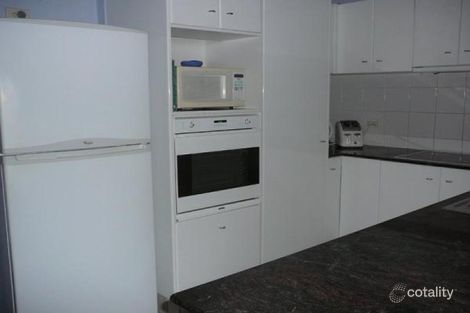 Property photo of 9/32 Cronin Avenue Main Beach QLD 4217