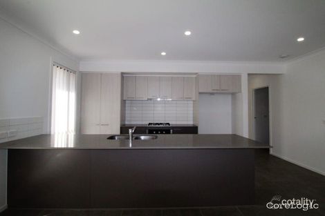 Property photo of 17 Rochester Drive Mickleham VIC 3064