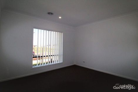Property photo of 17 Rochester Drive Mickleham VIC 3064