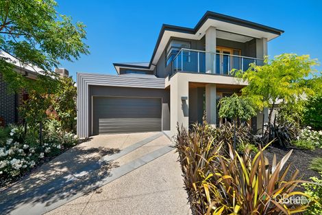 Property photo of 28 Grandvue Boulevard Pakenham VIC 3810