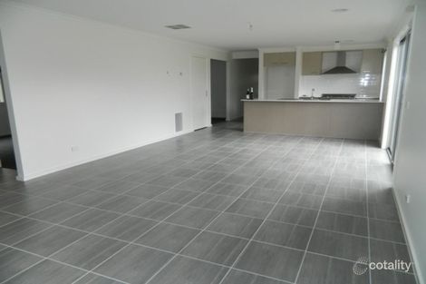 Property photo of 32 Goulburn Street Cranbourne East VIC 3977
