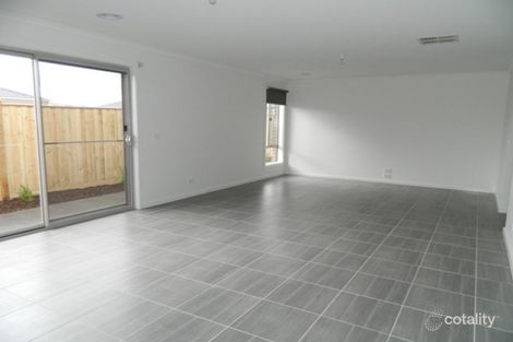 Property photo of 32 Goulburn Street Cranbourne East VIC 3977