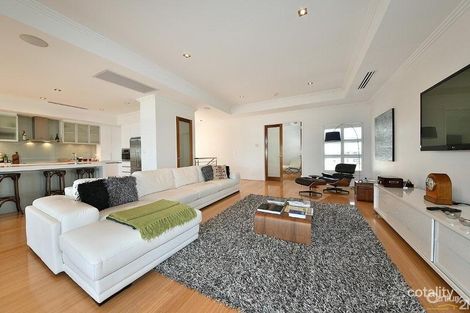Property photo of 19 Salford Promenade Mindarie WA 6030
