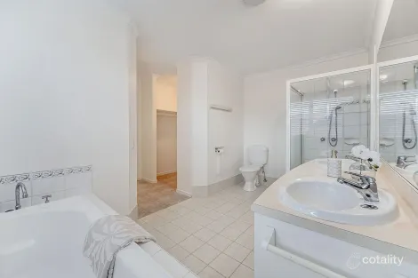 Property photo of 10 Lachlan Crescent Roxburgh Park VIC 3064