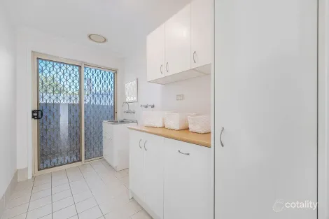 Property photo of 10 Lachlan Crescent Roxburgh Park VIC 3064