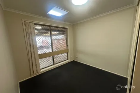 Property photo of 5 Cherry Place Macquarie Fields NSW 2564