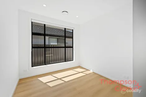 Property photo of 33 Rowcliff Circuit Lochinvar NSW 2321