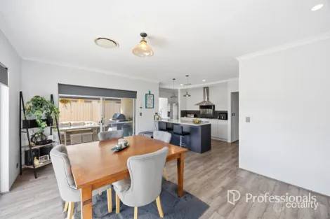 Property photo of 6 Lochart Road Australind WA 6233