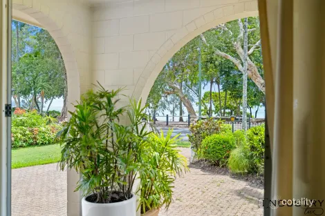 Property photo of 133 Arlington Esplanade Clifton Beach QLD 4879
