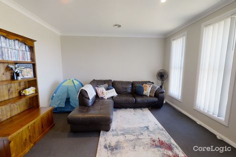 Property photo of 37 William Maker Drive Orange NSW 2800