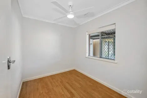 Property photo of 42 Eclipse Way Beckenham WA 6107