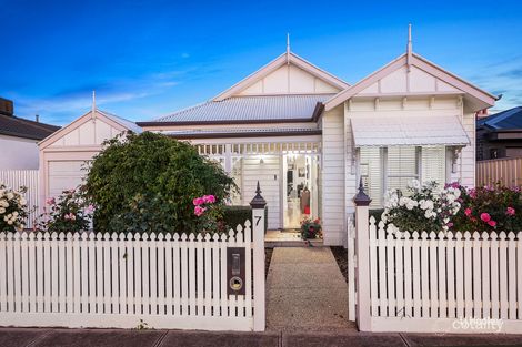 Property photo of 7 Fremantle Close Point Cook VIC 3030