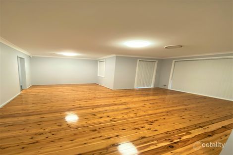 Property photo of 4 Robinson Close Lurnea NSW 2170
