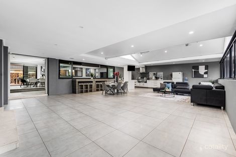 Property photo of 27 St Helens Close West Hoxton NSW 2171